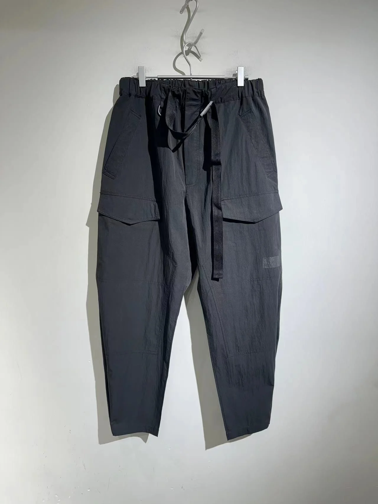 Brand Y Splicing Straight Long Pants Men Techwear Loose Casual Pants Men Drawstring Design Pants
Brand Y Splicing Straight Long Pants Men Techwear Loose Casual Pants Men Drawstring Design Pants