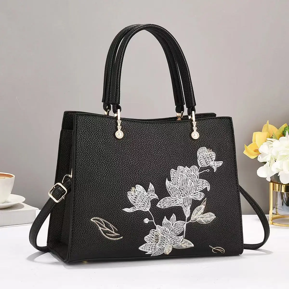 2025 Floral Embroidery Tote Bag - PU Shoulder Handbag with Metal Ring & Pearl Decor, 6 Colors
2025 Floral Embroidery Tote Bag - PU Shoulder Handbag with Metal Ring & Pearl Decor, 6 Colors