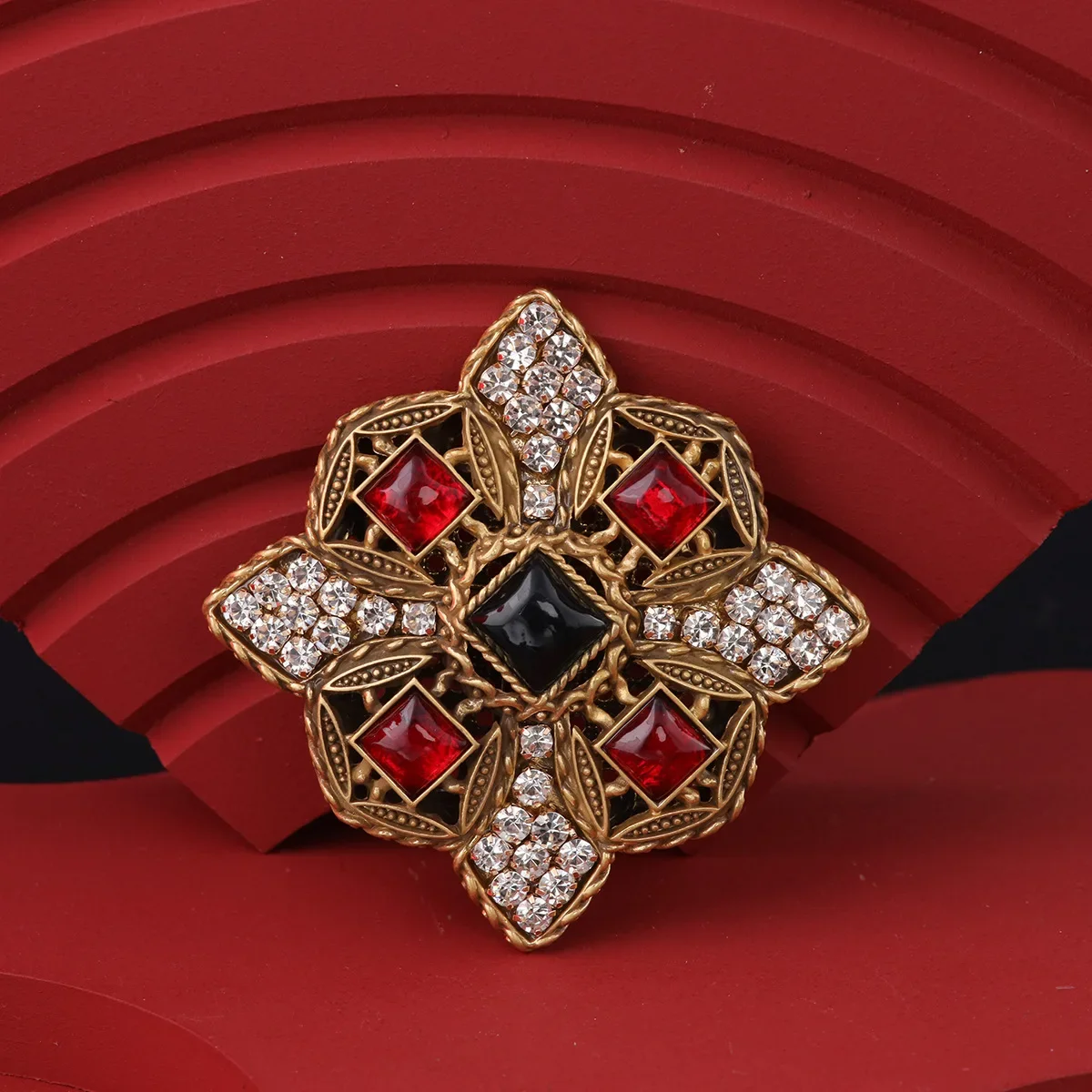 Vintage senior simple personality everything temperament fashion diamond brooch
Vintage senior simple personality everything temperament fashion diamond brooch