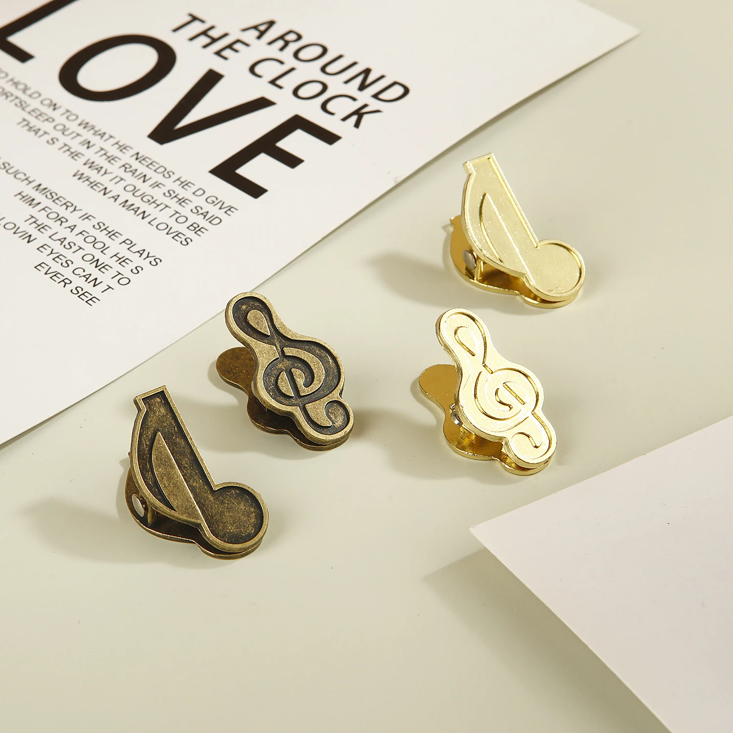 2PCS Metal Musical Notes Binder Clips Bill Binder Clip Foldback Notes Letter File Paper Clip Binding Securing Clip Stationery
2PCS Metal Musical Notes Binder Clips Bill Binder Clip Foldback Notes Letter File Paper Clip Binding Securing Clip Stationery