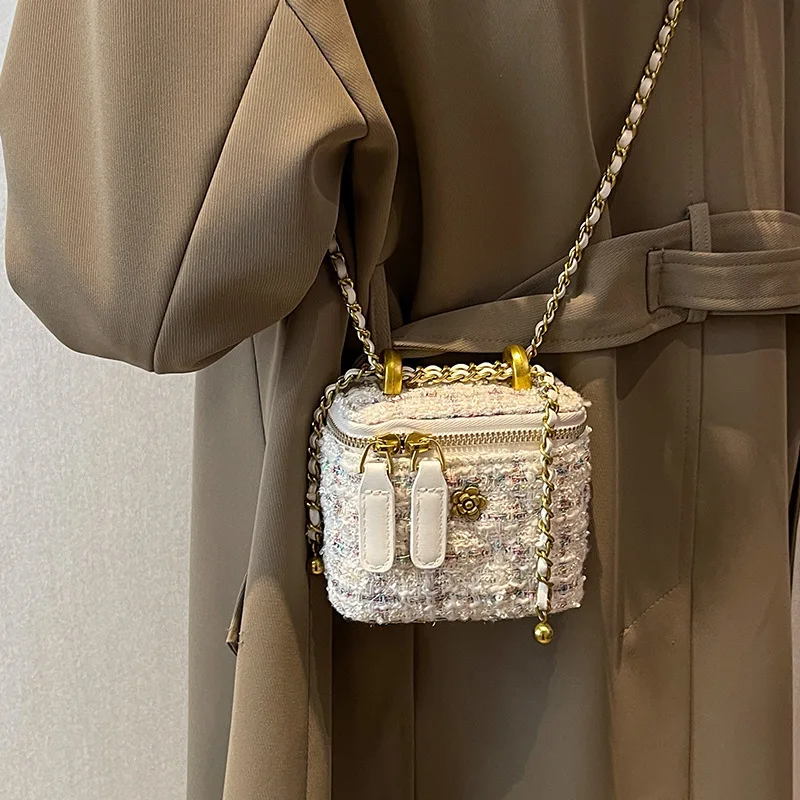 Xiaoxiangfeng Mini Bag, Women's Shoulder Bag, Niche Bag, Box Bag, Versatile Crossbody Bag
Xiaoxiangfeng Mini Bag, Women's Shoulder Bag, Niche Bag, Box Bag, Versatile Crossbody Bag