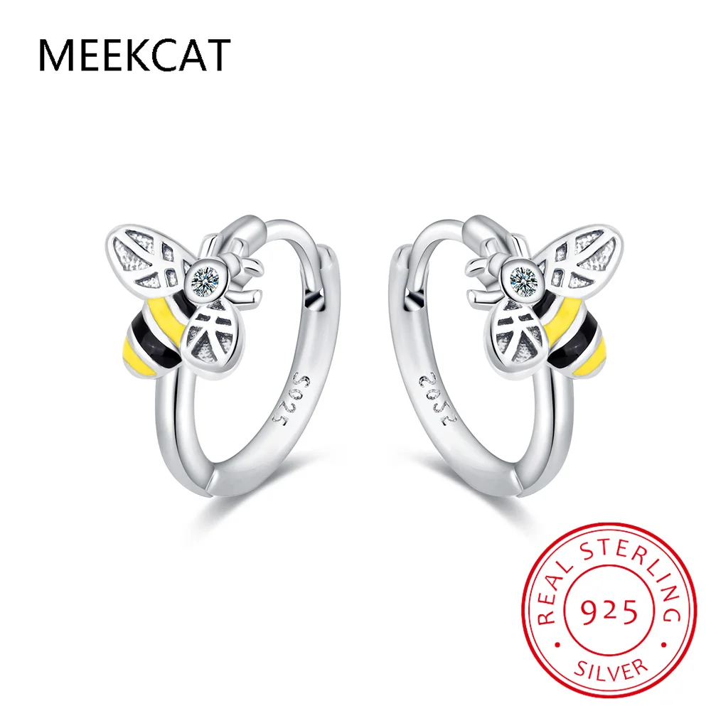 925 Sterling Silver Bee Hoop Earrings Temperament Simple Inlaid Insect Ear Buckles for Women Wedding Jewelry Accessories
925 Sterling Silver Bee Hoop Earrings Temperament Simple Inlaid Insect Ear Buckles for Women Wedding Jewelry Accessories