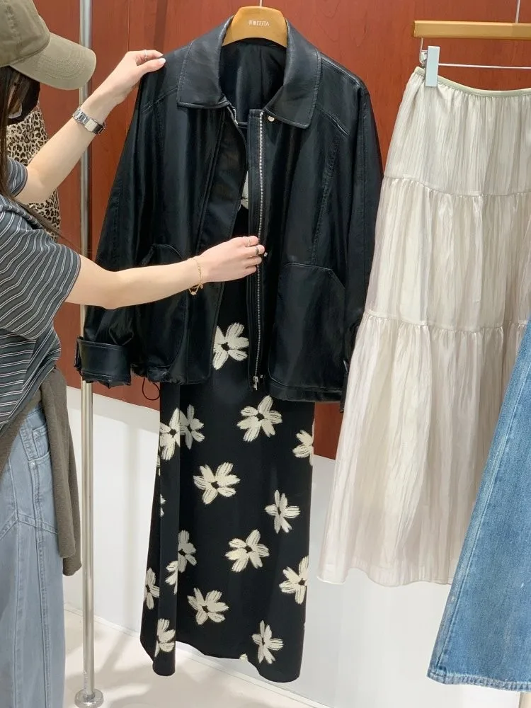 Feita High Quality Korean Style Retro Collar PU Leather Jacket Women Casual Cool Jacket Top Synonym: Leather Coat
Feita High Quality Korean Style Retro Collar PU Leather Jacket Women Casual Cool Jacket Top Synonym: Leather Coat