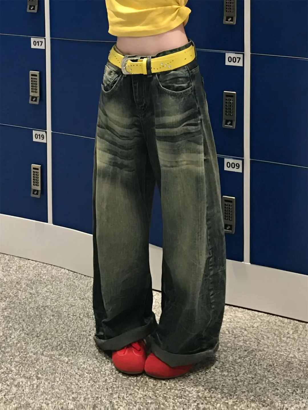 High Waist American Retro Slimming Loose Wide Leg Jeans Women Thin Fading Floor Length Casual Straight Cut Denim Trousers
High Waist American Retro Slimming Loose Wide Leg Jeans Women Thin Fading Floor Length Casual Straight Cut Denim Trousers