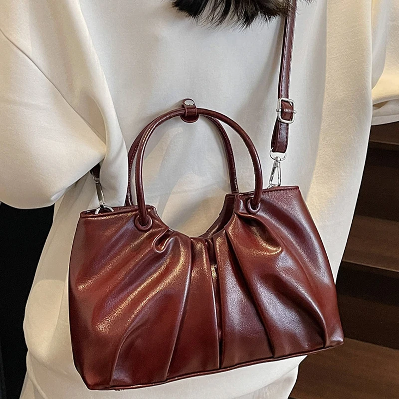 Korean Fashion Women's Pu Bag Niche Design Pleated Handbag Female High-grade Waxed Leather Commuter Messenger Bag
Korean Fashion Women's Pu Bag Niche Design Pleated Handbag Female High-grade Waxed Leather Commuter Messenger Bag