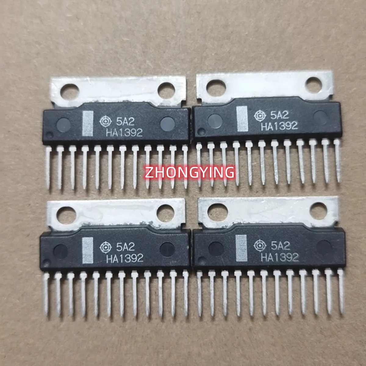 Brand new original HA1392 ZIP12 dual-channel audio power amplifier
Brand new original HA1392 ZIP12 dual-channel audio power amplifier