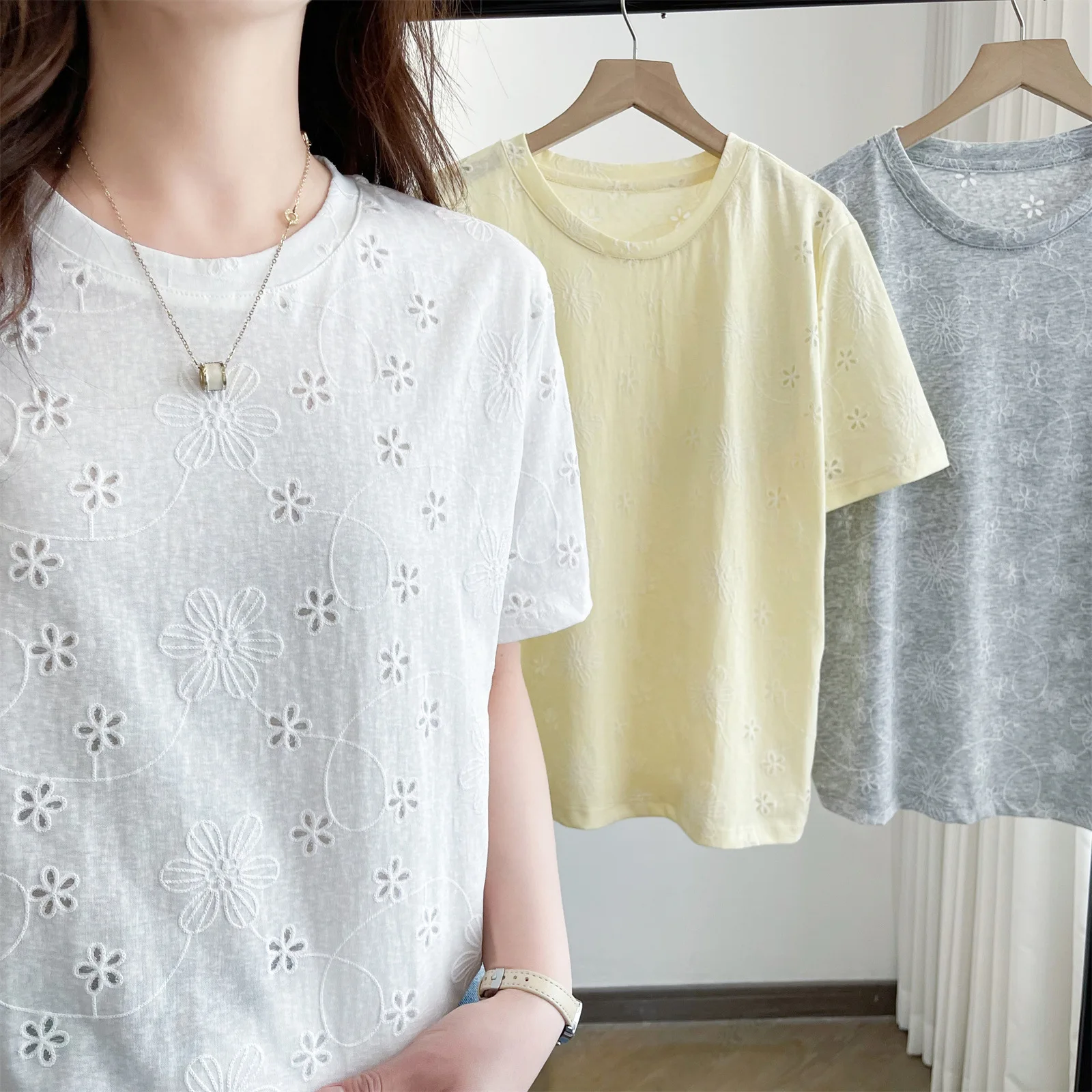 2026 Summer Plus Size Crochet Hollow Out T-Shirt Women Round Neck Short Sleeve Casual Pullover Slim Tops For Curvy Ladies 624
2026 Summer Plus Size Crochet Hollow Out T-Shirt Women Round Neck Short Sleeve Casual Pullover Slim Tops For Curvy Ladies 624