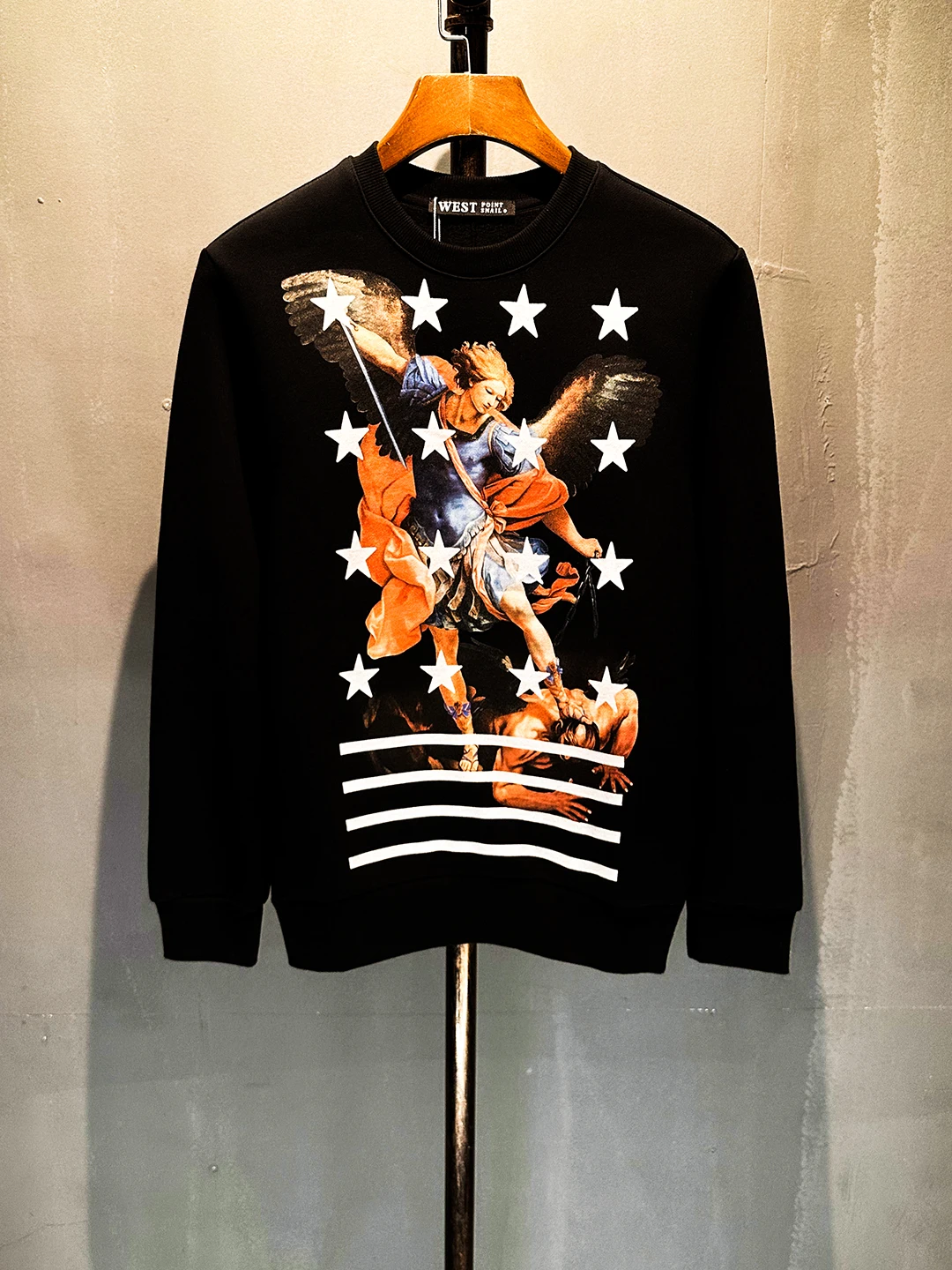 Classic Star Angel Digital Print Trendy Men's round Neck Sweatshirt Fashionable Cotton Outerwear for Couples Comfortable Fit
Classic Star Angel Digital Print Trendy Men's round Neck Sweatshirt Fashionable Cotton Outerwear for Couples Comfortable Fit