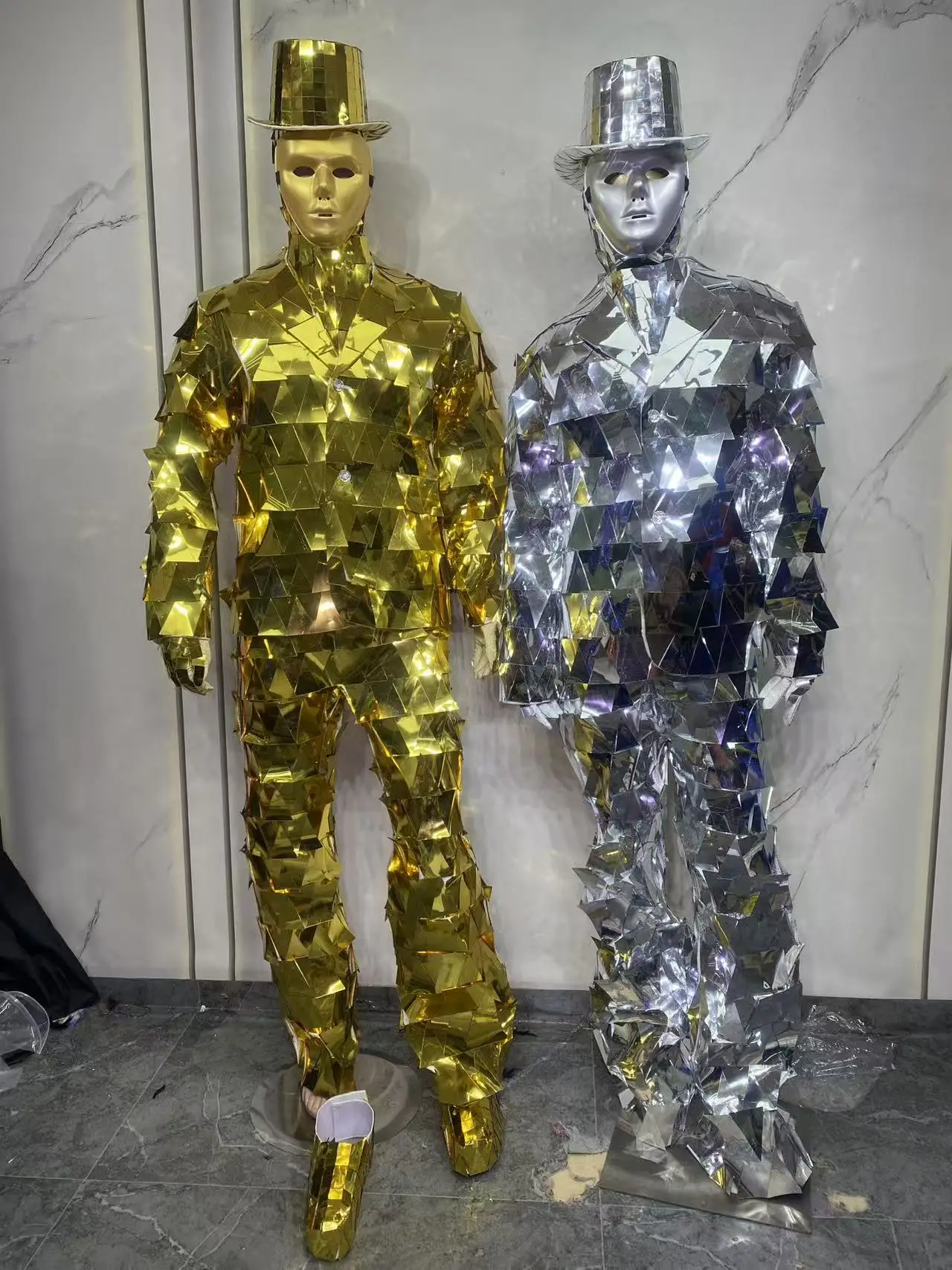 Golden Mirror Suit Reflective Atmosphere Performance Costume Men and Women Nightclub Street Party Lens Clothing Robot Dance Show
Golden Mirror Suit Reflective Atmosphere Performance Costume Men and Women Nightclub Street Party Lens Clothing Robot Dance Show