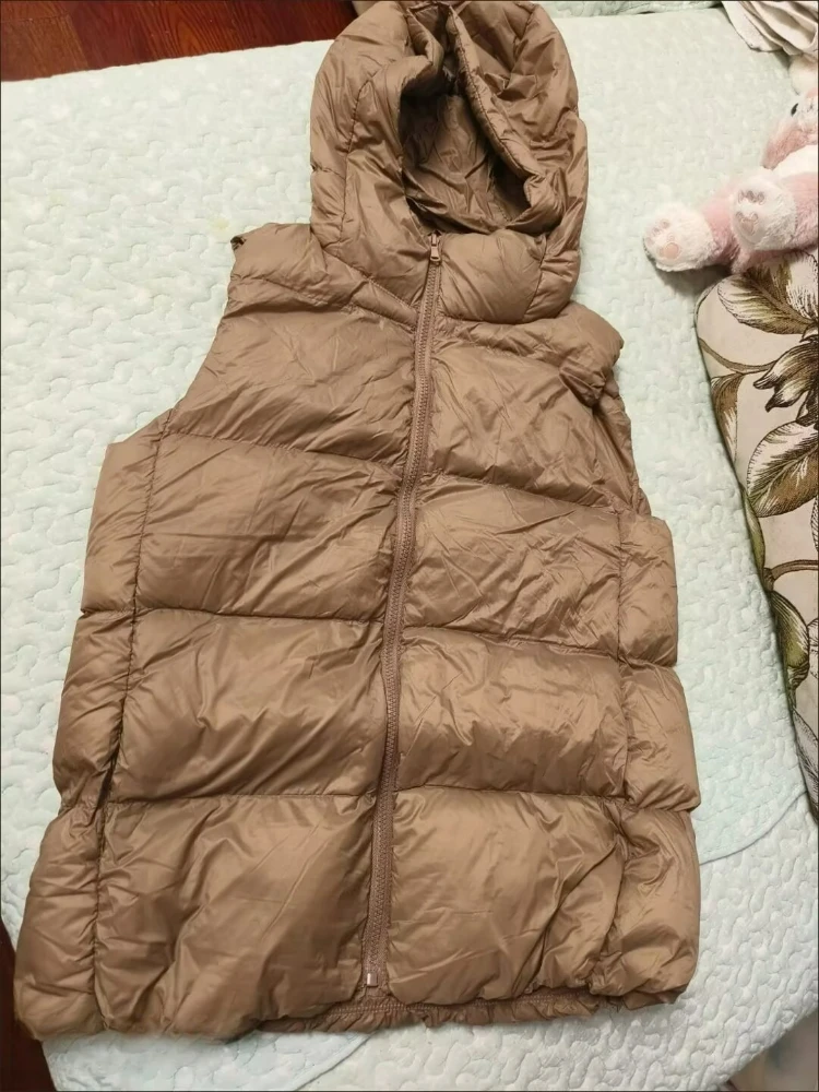 2025 Hooded Vest Jacket Women 90% Duck Down Winter New High-quality Light Puffer Coat Fluffy Warm Outwear Vest for Women
2025 Hooded Vest Jacket Women 90% Duck Down Winter New High-quality Light Puffer Coat Fluffy Warm Outwear Vest for Women