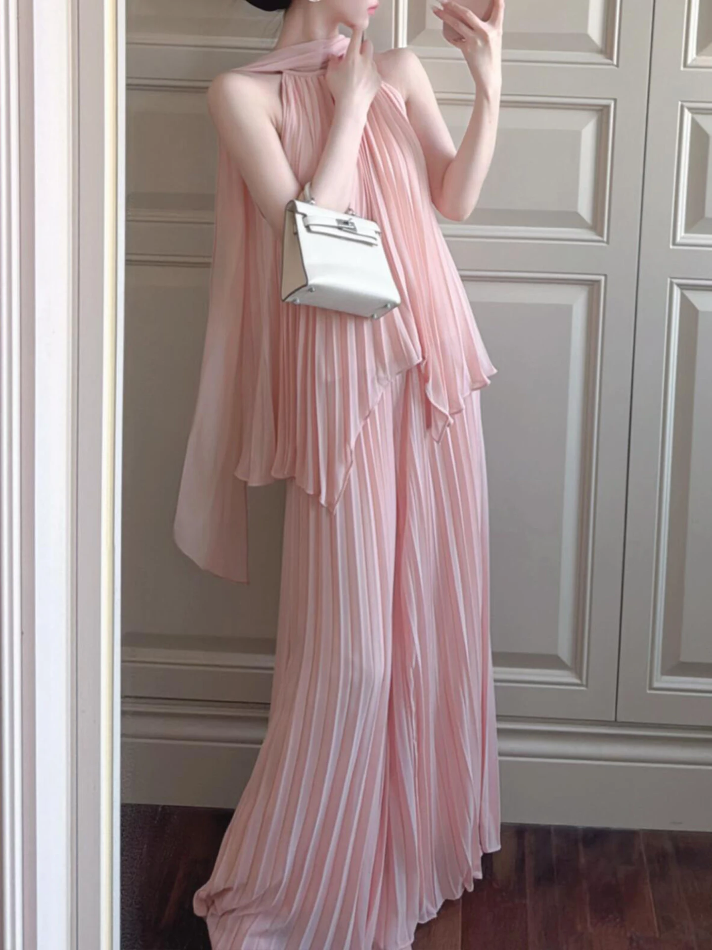 Gentle Breeze Pink Set Women's Spring Vacation Sash Neck Top Accordion Pleated Skirt Fashionable Two-Piece Ensemble
Gentle Breeze Pink Set Women's Spring Vacation Sash Neck Top Accordion Pleated Skirt Fashionable Two-Piece Ensemble