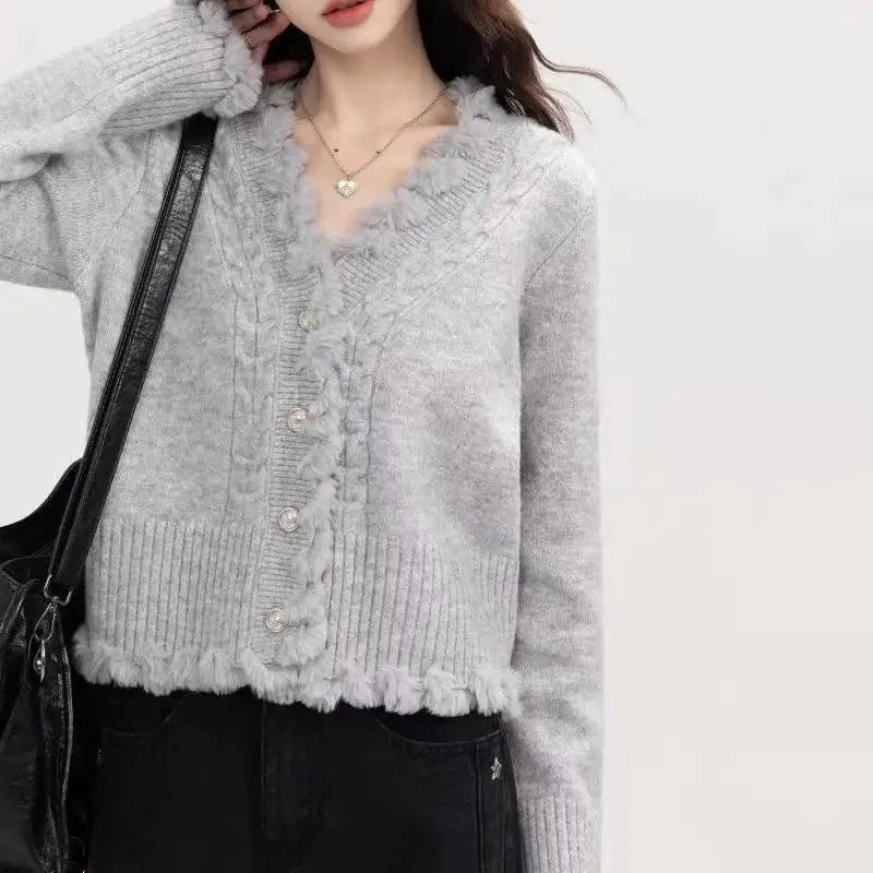 Sweet Hot Girl Casual Knitted Cardigan Women's Winter Loose V-neck Long-sleeved Single Breasted Sweater Fashion Female Clothes
Sweet Hot Girl Casual Knitted Cardigan Women's Winter Loose V-neck Long-sleeved Single Breasted Sweater Fashion Female Clothes