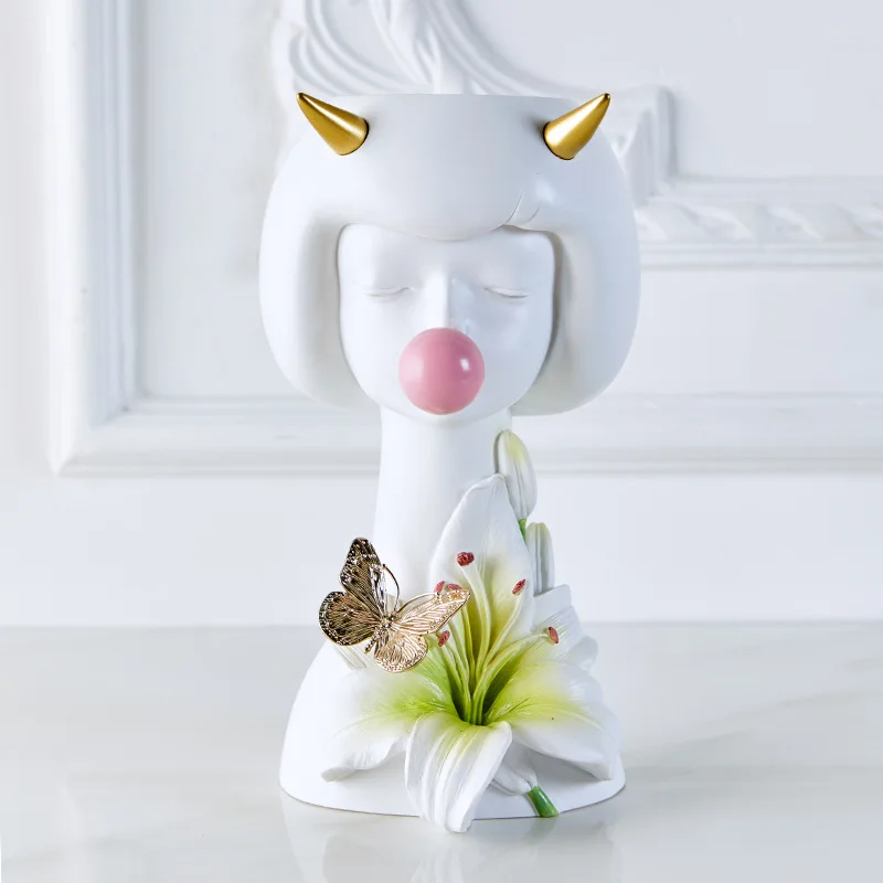 Hydroponic pots, face art decorations, light luxury flower arrangements in home living rooms
Hydroponic pots, face art decorations, light luxury flower arrangements in home living rooms