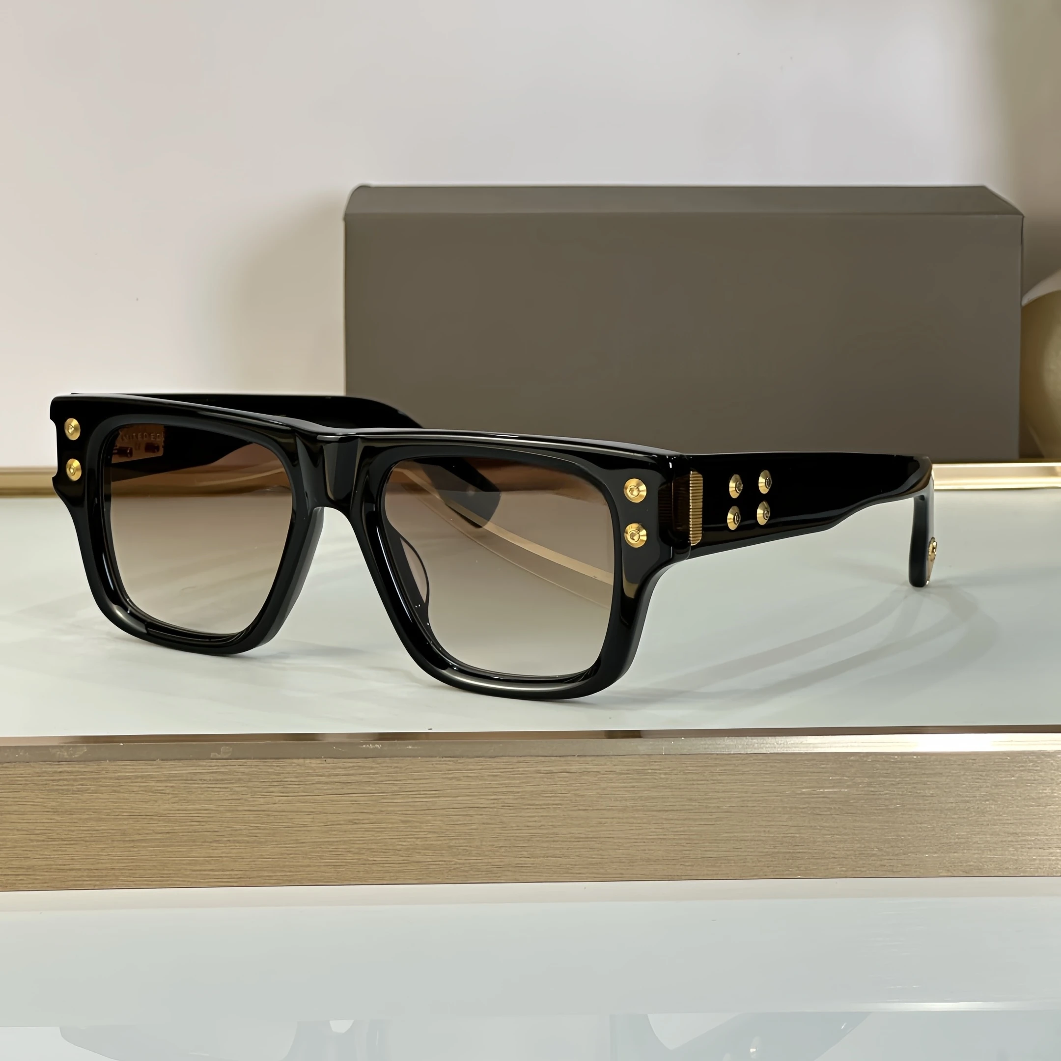 Square Fashion Unisex Thick Acetate Men's Sunglasses EMITTER ONE Popular Sunglasses man DTX418 Vintage lunette soleil femme
Square Fashion Unisex Thick Acetate Men's Sunglasses EMITTER ONE Popular Sunglasses man DTX418 Vintage lunette soleil femme