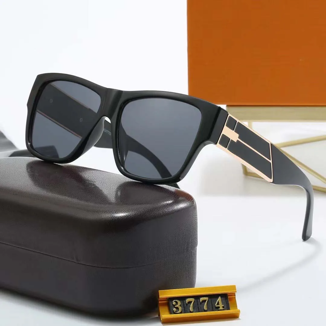 Versatile thick-leg wide-brimmed fashionable square large frame casual sunglasses
Versatile thick-leg wide-brimmed fashionable square large frame casual sunglasses