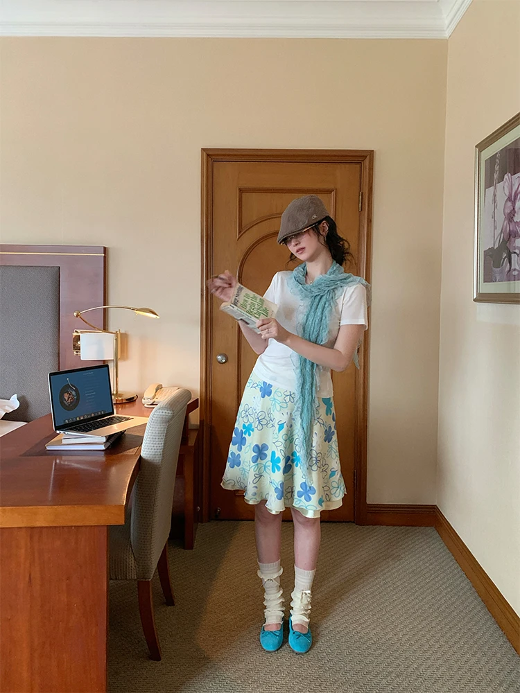 Юбка MOWENTI Весна 2025 А-силуэта с цветочным принтом, женская, дизайнерская, цвет орхидеи, корейская, с вышивкой, новинка
Юбка MOWENTI Весна 2025 А-силуэта с цветочным принтом, женская, дизайнерская, цвет орхидеи, корейская, с вышивкой, новинка