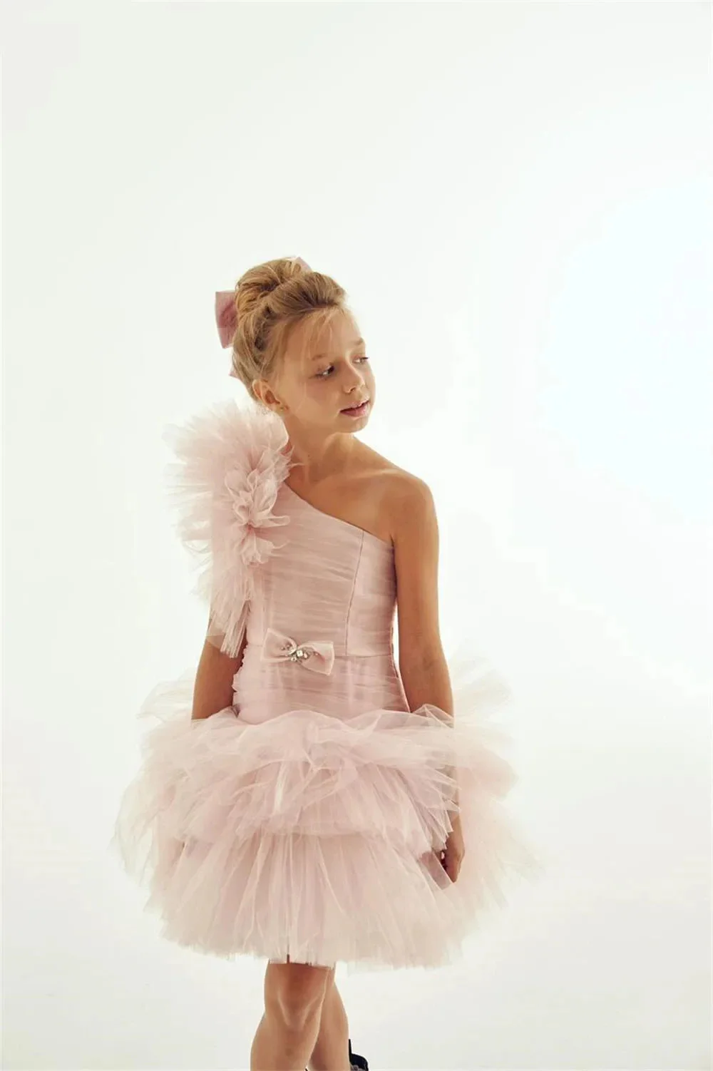 Lovely Pink Flower Girl Dress For Wedding Sleeveless Puffy Ruffles Knee Lenght Kids Birthday Party First Communion Gown Custom
Lovely Pink Flower Girl Dress For Wedding Sleeveless Puffy Ruffles Knee Lenght Kids Birthday Party First Communion Gown Custom