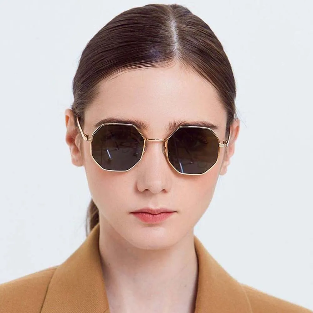 Lightweight Retro Square Sunnies Sunshade Eyewear Alloy Unisex Polarized Sunglasses Waterproof Gradient Anti-UV Glasses Catwalk
Lightweight Retro Square Sunnies Sunshade Eyewear Alloy Unisex Polarized Sunglasses Waterproof Gradient Anti-UV Glasses Catwalk