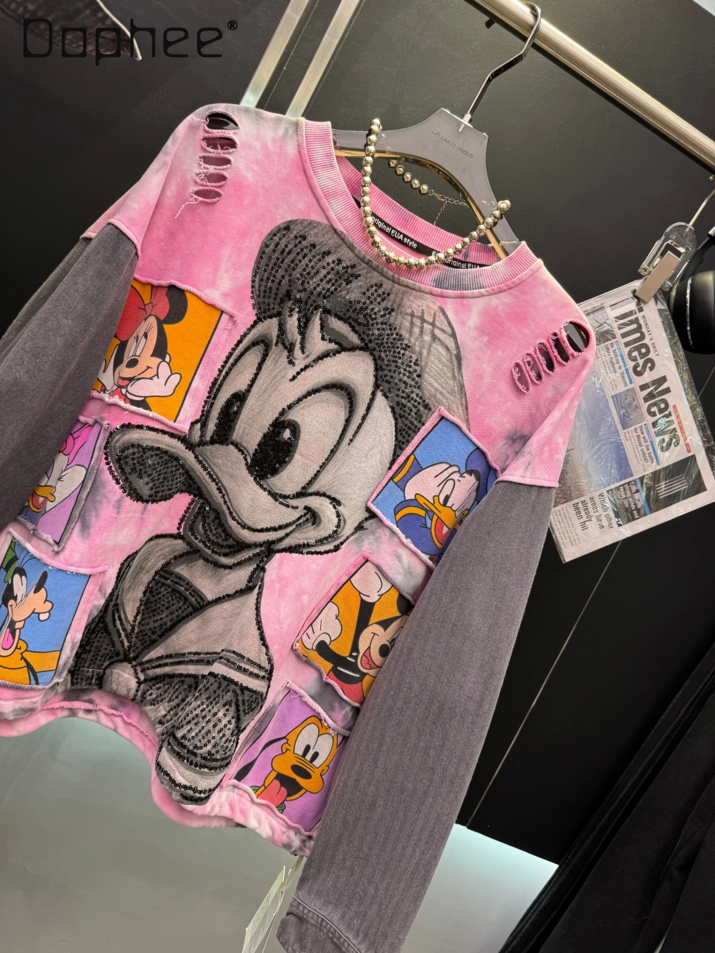 Autumn New Heavy Stitching Denim Trendy Brand Cartoon Duck Gradient Color Round Neck Fashion Pullover Sweatshirt for Women
Autumn New Heavy Stitching Denim Trendy Brand Cartoon Duck Gradient Color Round Neck Fashion Pullover Sweatshirt for Women