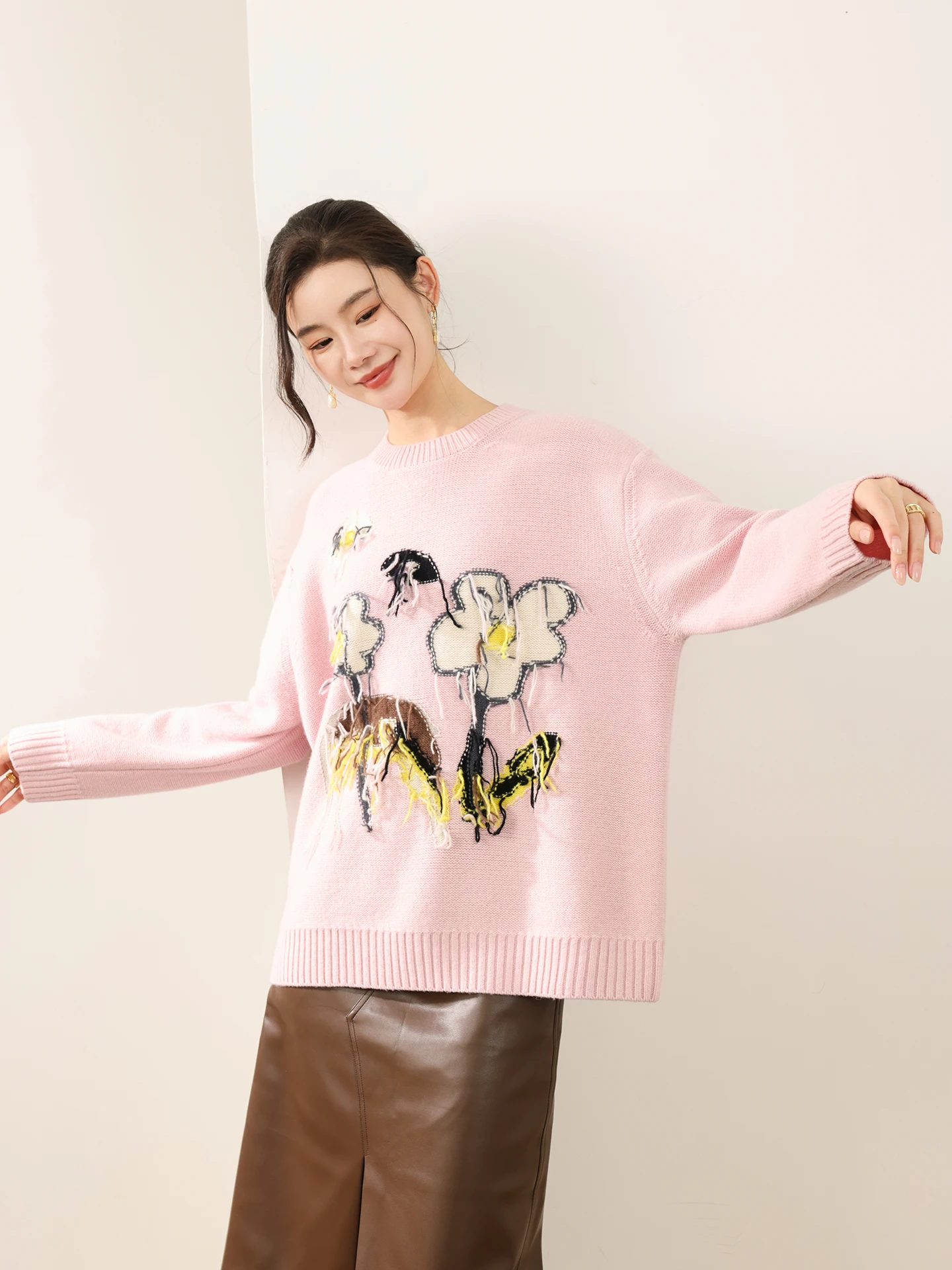 Light Luxury 100% Merino Wool Woman Sweater Loose New Autumn Winter Knitted Pullover Ladies Cashmere Long Sleeve Clothing Tops
Light Luxury 100% Merino Wool Woman Sweater Loose New Autumn Winter Knitted Pullover Ladies Cashmere Long Sleeve Clothing Tops