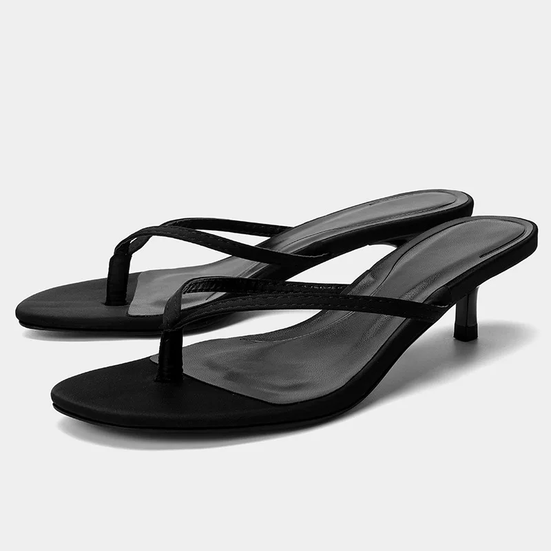 Fashion Flip Flops Women's Shoes Street Style Women Sandals 2026 Summer New Slippers Women's Outer Wear Sandals
Fashion Flip Flops Women's Shoes Street Style Women Sandals 2026 Summer New Slippers Women's Outer Wear Sandals
