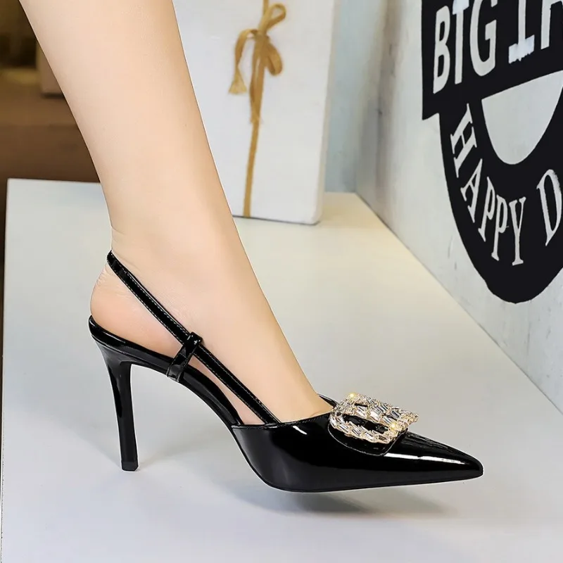 BIGTREE Summer Women Sandals Fashion Pointed Shallow Mouth Rhinestone Back Strap Patent Leather 9CM Thin Heels Dress Women Shoes
BIGTREE Summer Women Sandals Fashion Pointed Shallow Mouth Rhinestone Back Strap Patent Leather 9CM Thin Heels Dress Women Shoes