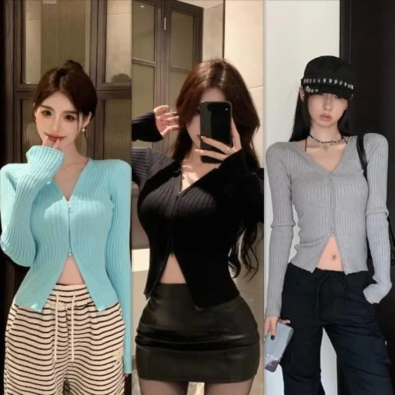 Korean Knitted Cardigan Women Slim Black V-neck Zipper Long Sleeves Top Jacket
Korean Knitted Cardigan Women Slim Black V-neck Zipper Long Sleeves Top Jacket
