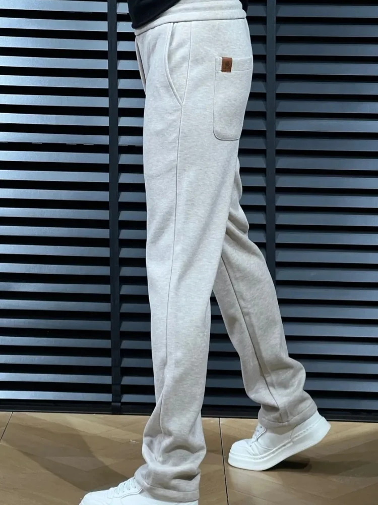 Высококачественные мужские повседневные брюки прямого кроя для осени и зимы, новые, универсальные, модные, молодежные, с антимикробной пропиткой, прямые.
Высококачественные мужские повседневные брюки прямого кроя для осени и зимы, новые, универсальные, модные, молодежные, с антимикробной пропиткой, прямые.