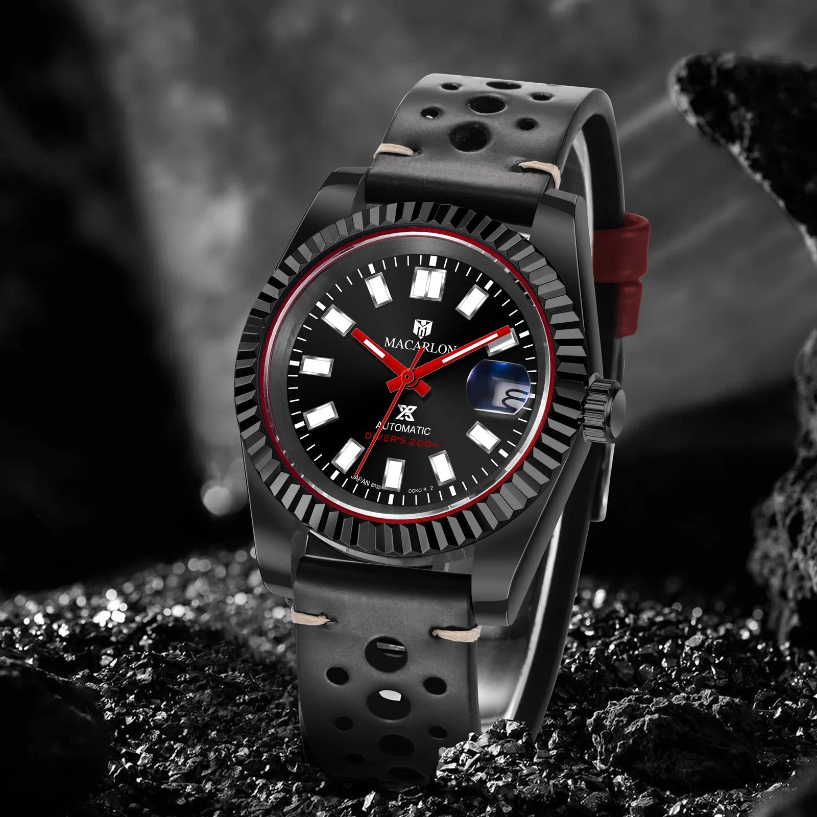 39mm Automatic Winding Watch - Black Case with Red Decorative Border - China NH35 Automatic Movement - Steel/leather Strap
39mm Automatic Winding Watch - Black Case with Red Decorative Border - China NH35 Automatic Movement - Steel/leather Strap