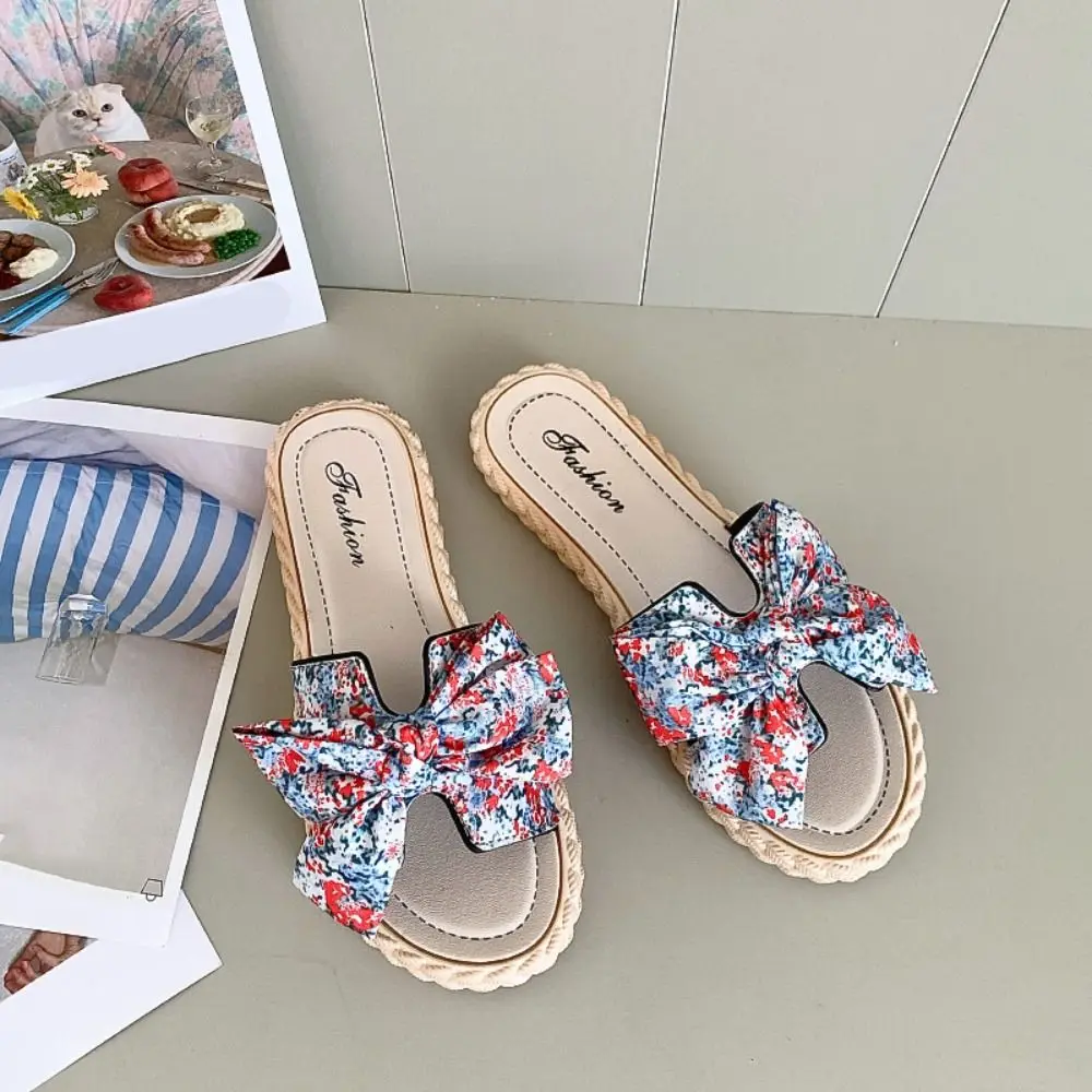 Fashion Ethnic Style Floral Slippers Women Non-Slip Open Toe Slides Sandals Beachwear Shoes Bowknot PVC Flat Slippers Home
Fashion Ethnic Style Floral Slippers Women Non-Slip Open Toe Slides Sandals Beachwear Shoes Bowknot PVC Flat Slippers Home