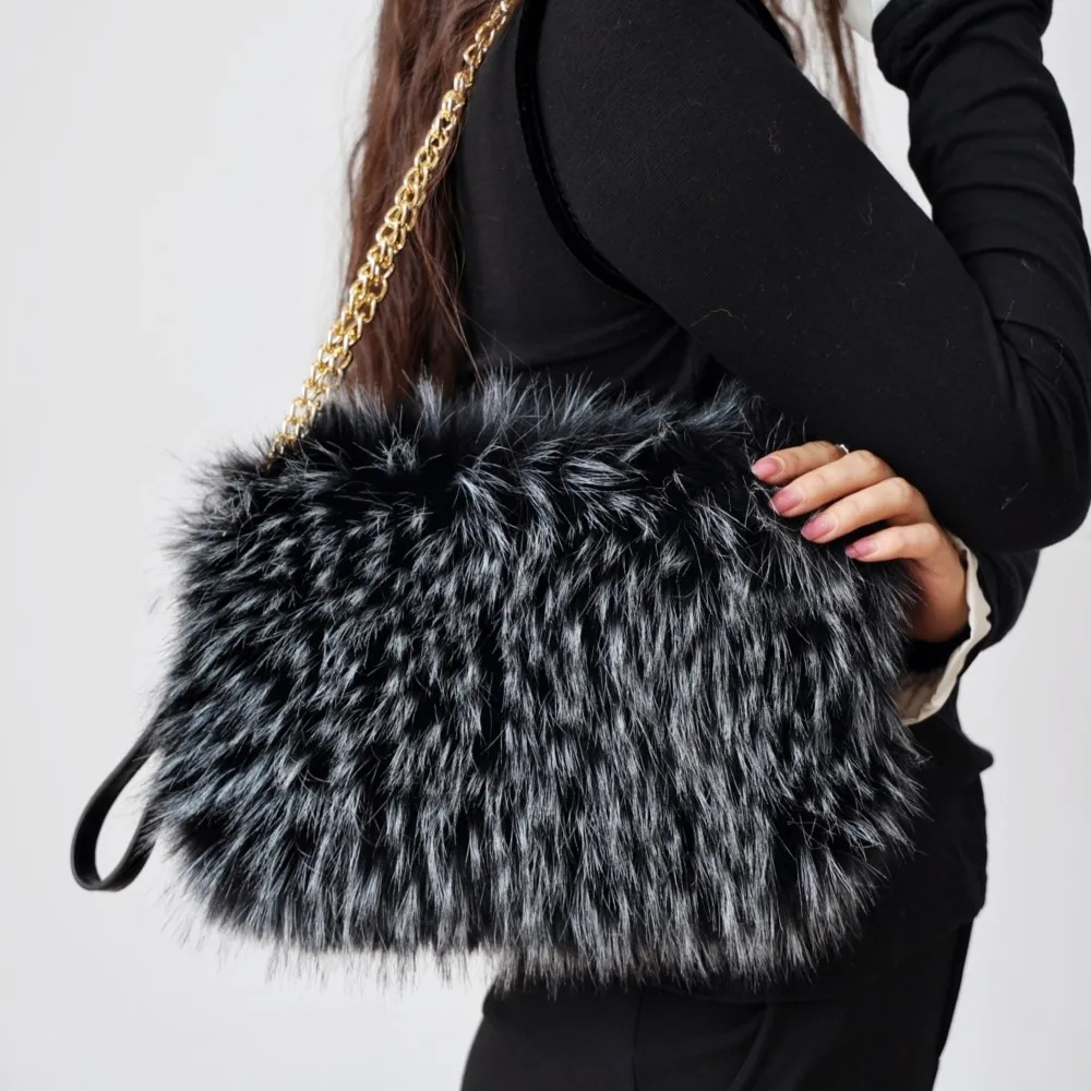 Женская мягкая пушистая сумка через плечо, мини-сумка через плечо, зимняя меховая сумка, новинка 2025 года, зимняя плюшевая сумка для телефона из искусственного меха енота
Женская мягкая пушистая сумка через плечо, мини-сумка через плечо, зимняя меховая сумка, новинка 2025 года, зимняя плюшевая сумка для телефона из искусственного меха енота