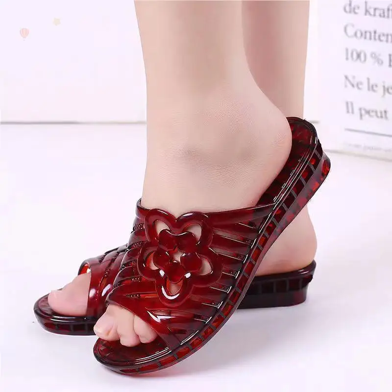 Transparent Crystal Jelly Color Ladies Slip-On Shoes Slope Heel Large Size Plastic Slippers Bathroom Anti-Slip Beach Casual
Transparent Crystal Jelly Color Ladies Slip-On Shoes Slope Heel Large Size Plastic Slippers Bathroom Anti-Slip Beach Casual
