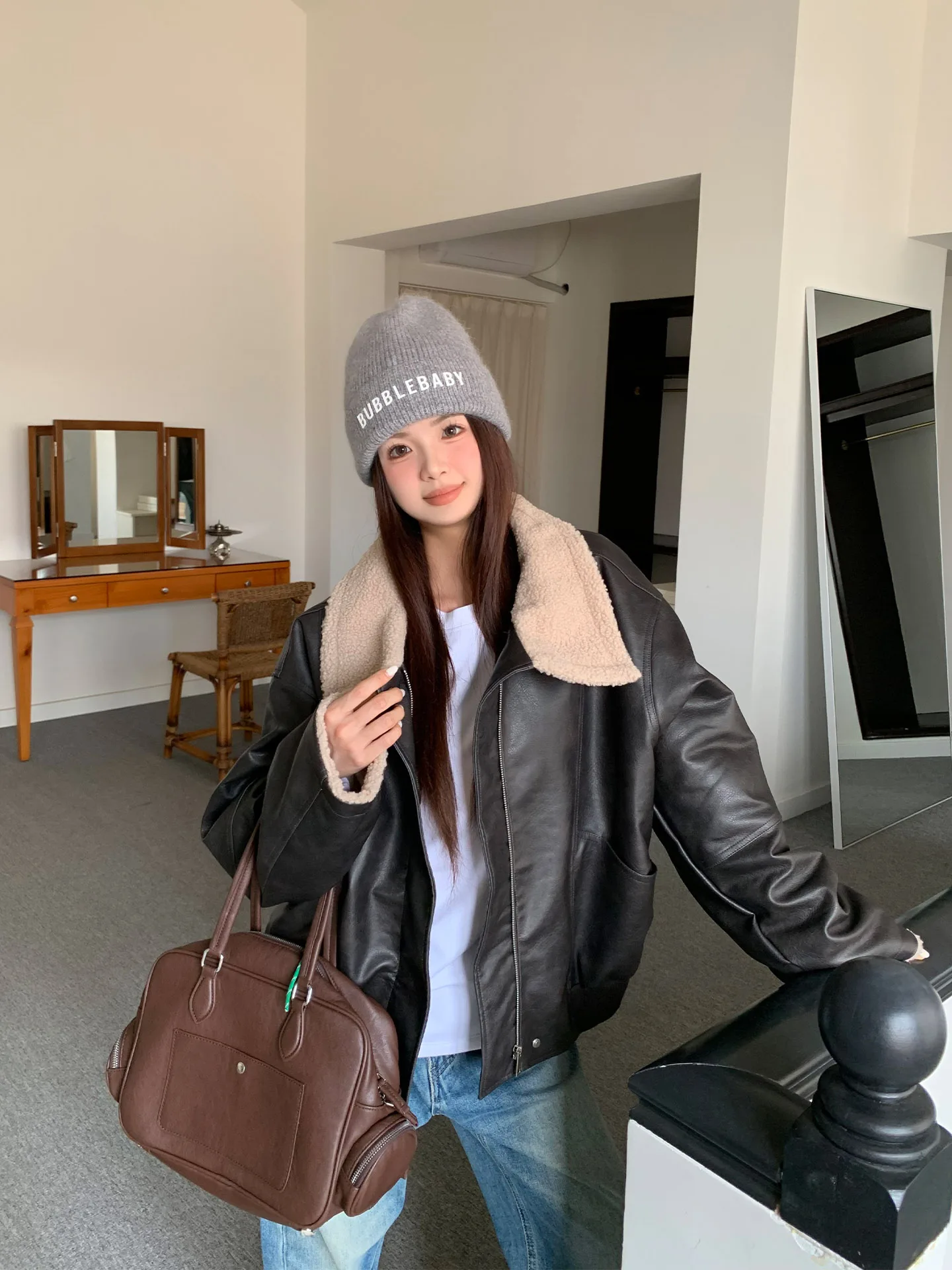 Женская свободная теплая верхняя одежда с лацканами в стиле ретро, зимнее пальто в стиле панк Sle Thiened Long Sve на молнии в стиле ретро
Женская свободная теплая верхняя одежда с лацканами в стиле ретро, зимнее пальто в стиле панк Sle Thiened Long Sve на молнии в стиле ретро