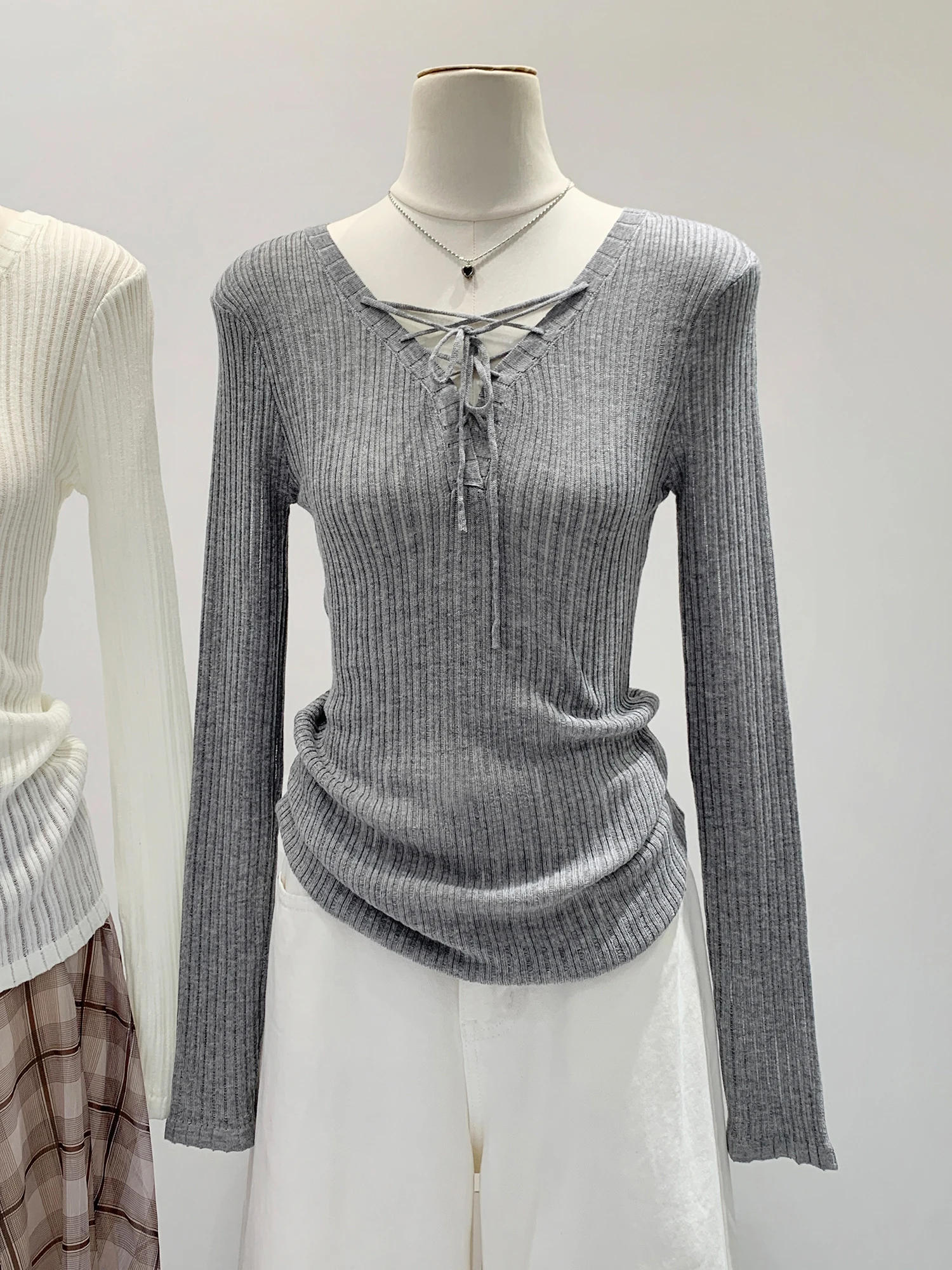 Unique Beautiful Design Knot Long Sleeve Knitted T-Shirt Women Summer 2026 New Style Slim Fit Slimming Top Korean Style
Unique Beautiful Design Knot Long Sleeve Knitted T-Shirt Women Summer 2026 New Style Slim Fit Slimming Top Korean Style