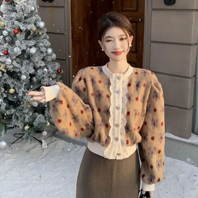 Knitted Cardigan High Quality Korean Version Patchwork Flower Loose Long-Sleeved New Year Shirt Button Round Neck Autumn Winter
Knitted Cardigan High Quality Korean Version Patchwork Flower Loose Long-Sleeved New Year Shirt Button Round Neck Autumn Winter