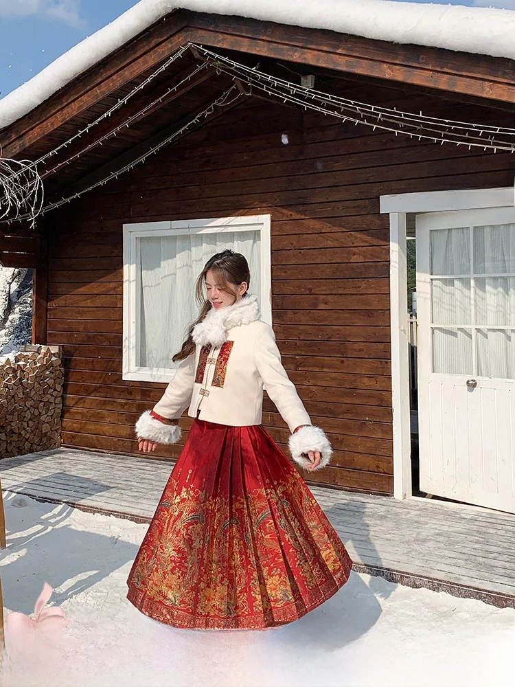 Новый комплект с юбкой Hanfu с вышивкой в китайском стиле, женская осенне-зимняя юбка трапециевидной формы с высокой талией, традиционный костюм
Новый комплект с юбкой Hanfu с вышивкой в китайском стиле, женская осенне-зимняя юбка трапециевидной формы с высокой талией, традиционный костюм