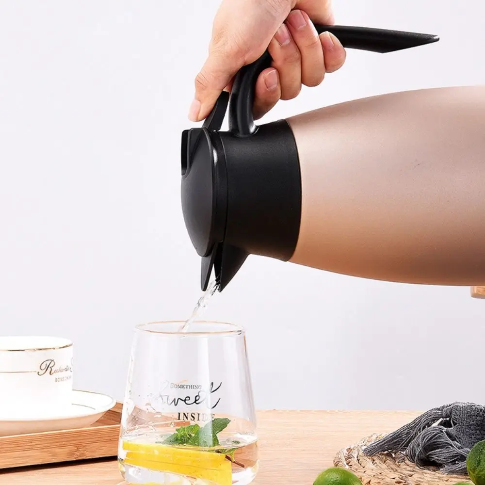 Термальный кофейник 2 л, двухслойные термосы из нержавеющей стали 304, большая емкость, пылезащитный изолированный горшок для воды для гостиной
Термальный кофейник 2 л, двухслойные термосы из нержавеющей стали 304, большая емкость, пылезащитный изолированный горшок для воды для гостиной