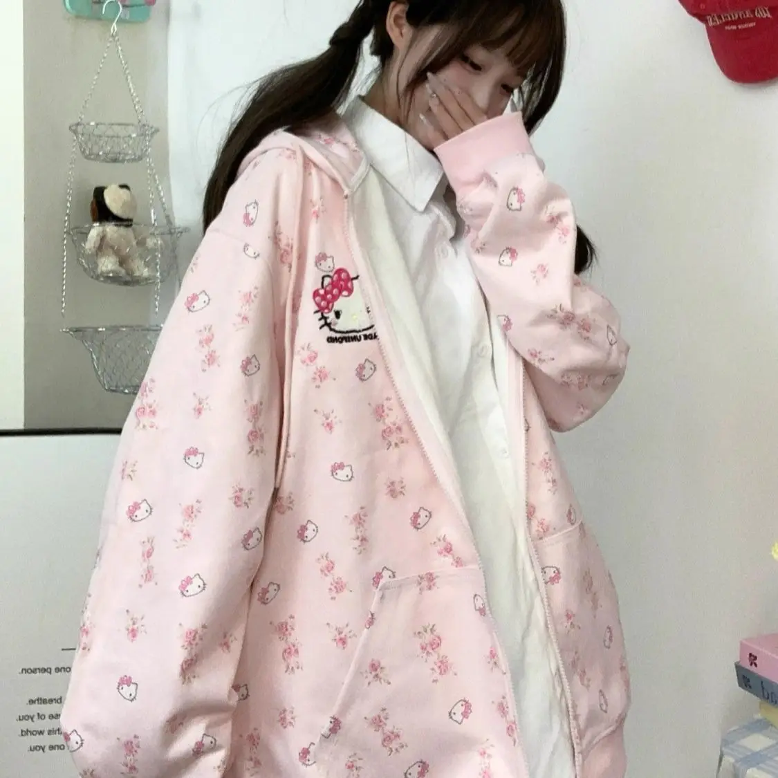 Sanrio Hello Kitty Woman Hooded Sweatshirts Kawaii Cartoon Student Autumn Long Sleeve Fashion Tops Woman Clothing Outerwear New
Sanrio Hello Kitty Woman Hooded Sweatshirts Kawaii Cartoon Student Autumn Long Sleeve Fashion Tops Woman Clothing Outerwear New