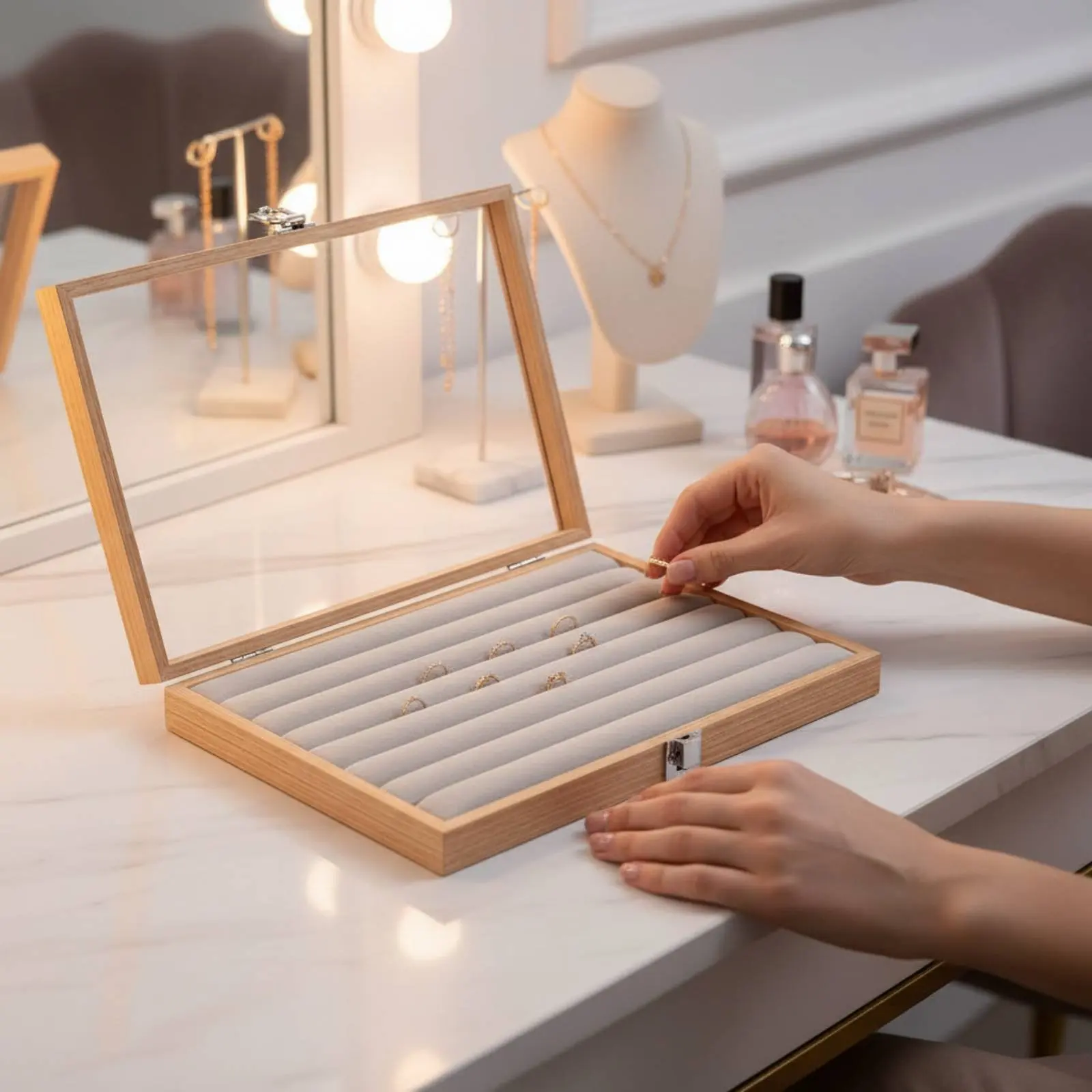 Wood Grain Jewelry Box Large Capacity Jewelry Display Case Stackable Storage Case Soft Luxurious Material Lining Metal Clasp
Wood Grain Jewelry Box Large Capacity Jewelry Display Case Stackable Storage Case Soft Luxurious Material Lining Metal Clasp