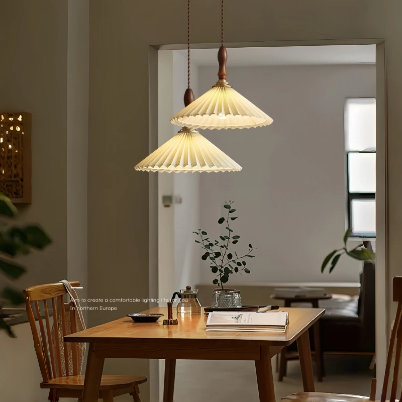 Nordic Creative Wood Pendant Light Retro Simple Personalized LED Pendant Lamp Entrance Hall Restaurant Bedside Luxury Chandelier
Nordic Creative Wood Pendant Light Retro Simple Personalized LED Pendant Lamp Entrance Hall Restaurant Bedside Luxury Chandelier