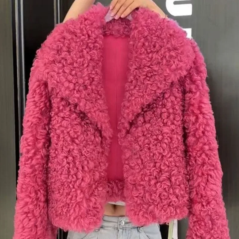 Зимняя новая модель, популярная куртка, уменьшение возраста, красивое и зарубежное стильное пальто из искусственного меха, теплое женское пальто из искусственной овечьей шерсти 
Зимняя новая модель, популярная куртка, уменьшение возраста, красивое и зарубежное стильное пальто из искусственного меха, теплое женское пальто из искусственной овечьей шерсти