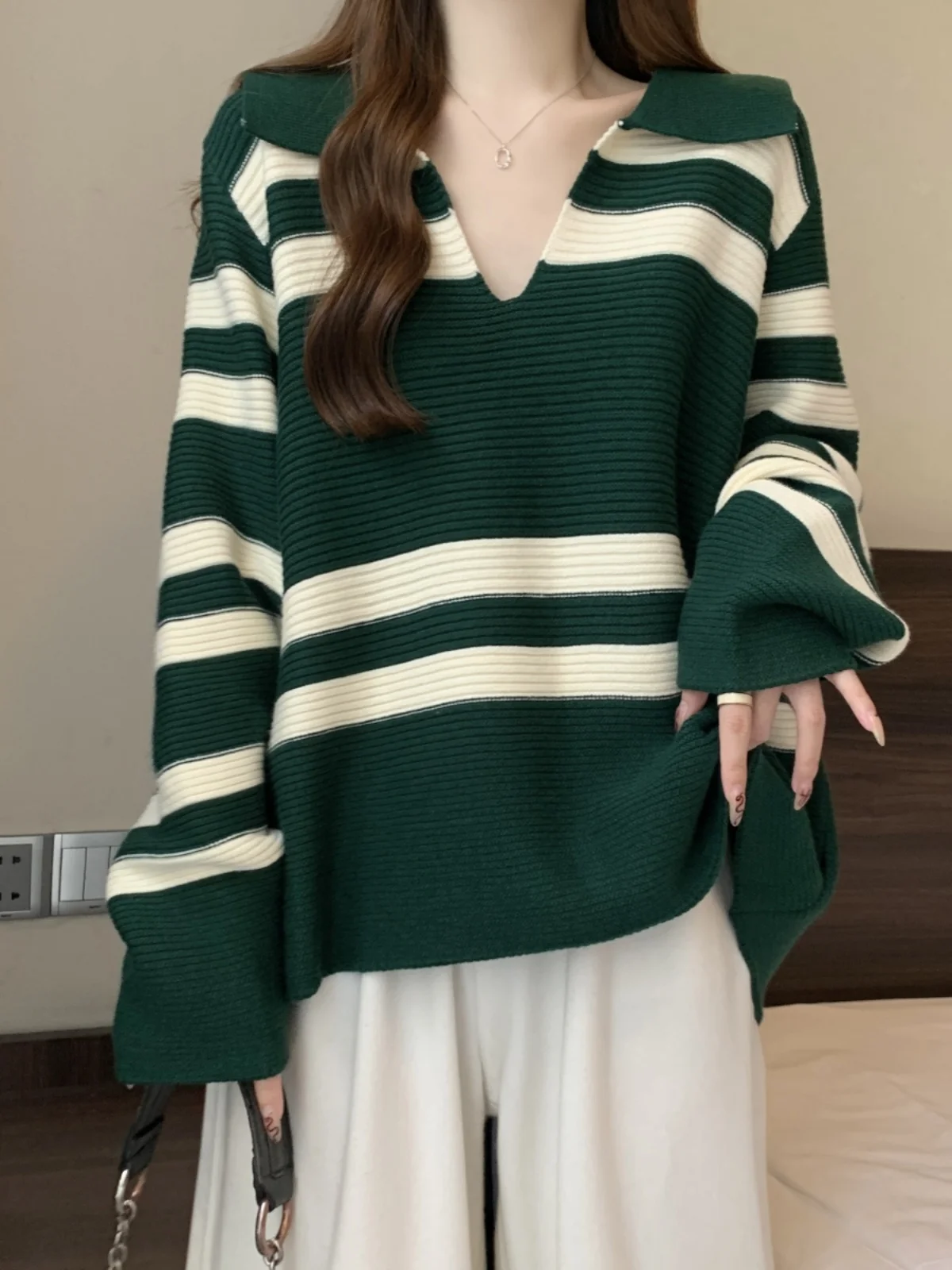 Stylish V-Neck Women's Sweater Spring Autumn plus Size Slimming Striped Lazy Knitwear Korean Style Long Sleeve Loose Fit Top
Stylish V-Neck Women's Sweater Spring Autumn plus Size Slimming Striped Lazy Knitwear Korean Style Long Sleeve Loose Fit Top