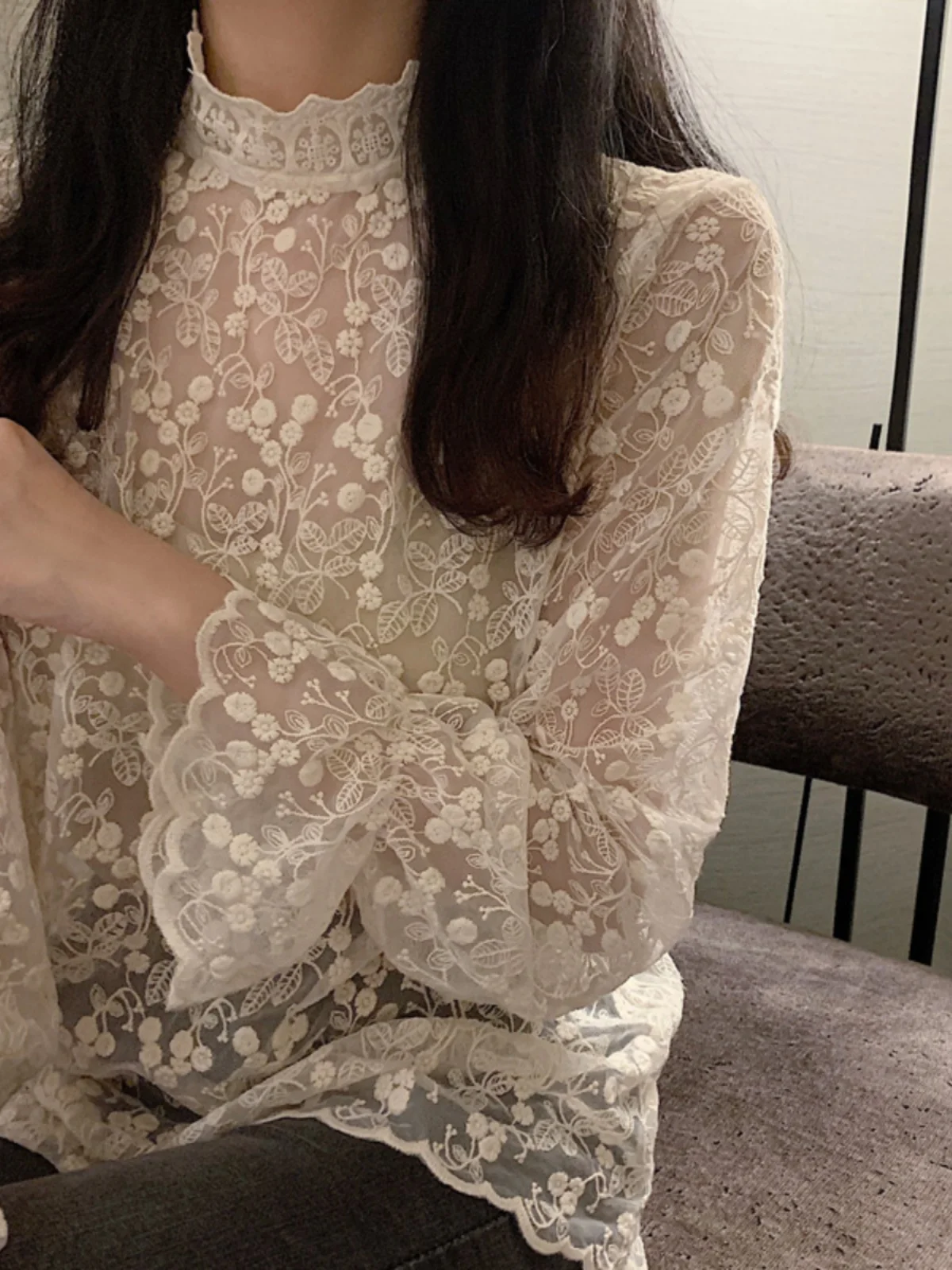 Elegant Long Sleeve Lace Shirt Women's Inner Wear Mesh Base Top Spring Autumn New Korean Style Commute Style Slim Fit Shirt
Elegant Long Sleeve Lace Shirt Women's Inner Wear Mesh Base Top Spring Autumn New Korean Style Commute Style Slim Fit Shirt
