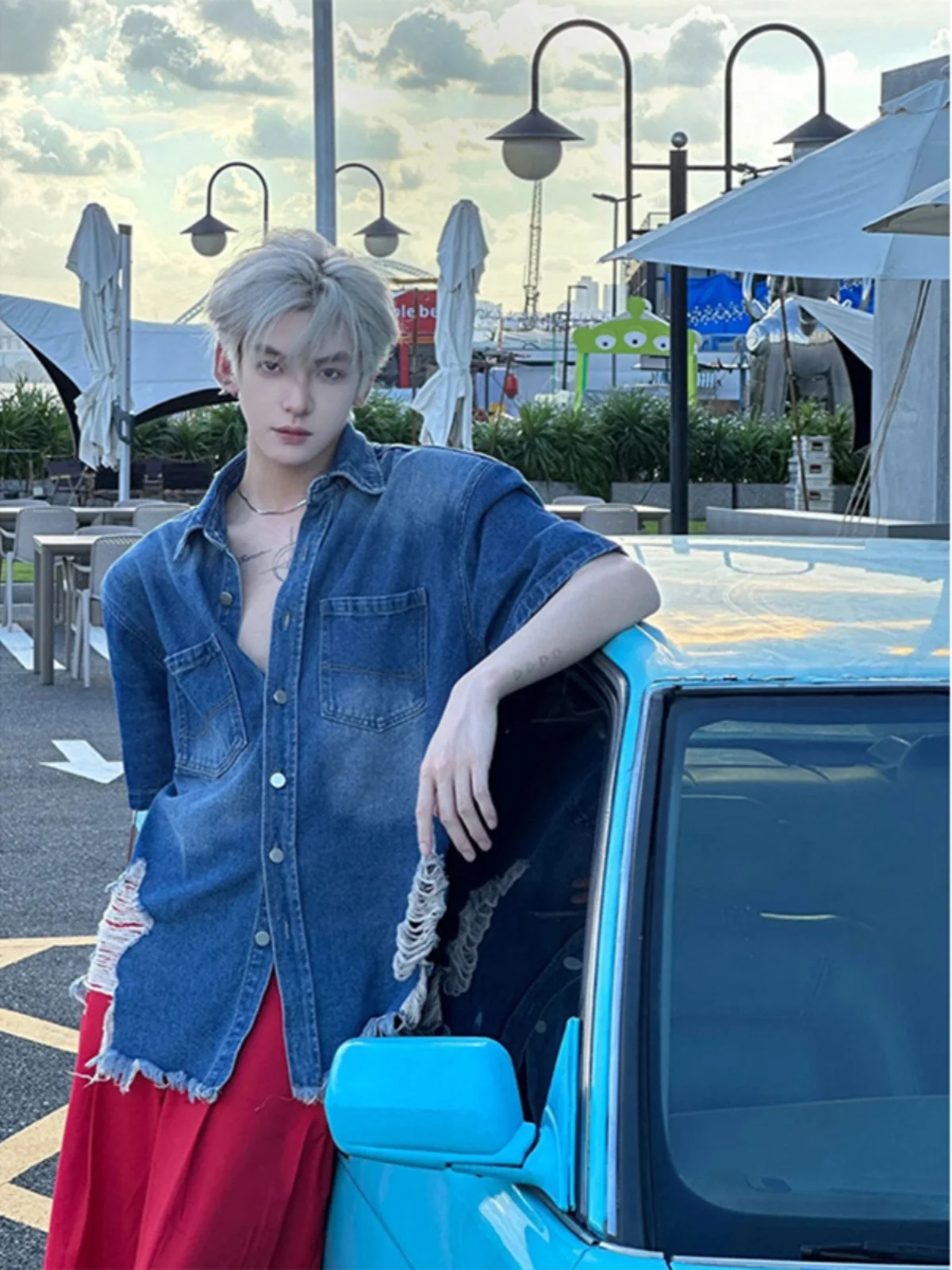 Loose Blue Denim ort Sve Men's irt American Workwear Jaet Retro Cool Street Sle Top Youth Faion Summer Wear
Loose Blue Denim ort Sve Men's irt American Workwear Jaet Retro Cool Street Sle Top Youth Faion Summer Wear