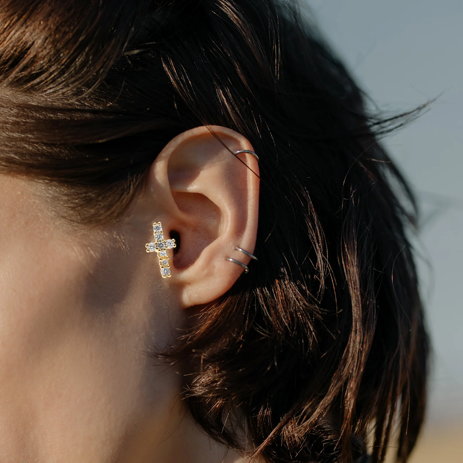 1Pair Tragus Earrings Cross Design Sparkling Finish Ear Piercing Studs Smooth Edge Long Wearing Comfortable for Daily Use
1Pair Tragus Earrings Cross Design Sparkling Finish Ear Piercing Studs Smooth Edge Long Wearing Comfortable for Daily Use