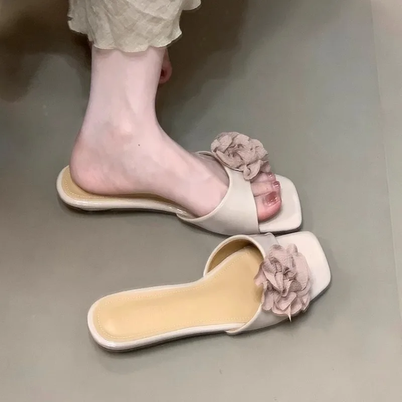 French Temperament Square Headed Simple Flower Slippers for Women's Summer New Fashionable Flat Bottomed Straight Slippers,35-40
French Temperament Square Headed Simple Flower Slippers for Women's Summer New Fashionable Flat Bottomed Straight Slippers,35-40