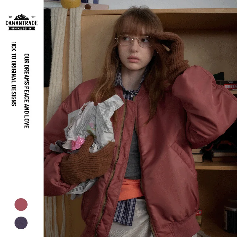 Свободная хлопковая куртка на молнии в бейсбольном стиле, американская пилотная куртка, однотонная, мужская и женская, повседневная верхняя одежда, уличный стиль, удлиненная
Свободная хлопковая куртка на молнии в бейсбольном стиле, американская пилотная куртка, однотонная, мужская и женская, повседневная верхняя одежда, уличный стиль, удлиненная