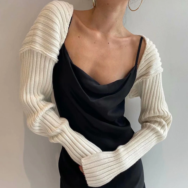 Solid Short Knitted Women Sweater Cardigan Winter New Design Sexy Batwing Long Sleeved Streetwear Female Outwear Coats Tops
Solid Short Knitted Women Sweater Cardigan Winter New Design Sexy Batwing Long Sleeved Streetwear Female Outwear Coats Tops