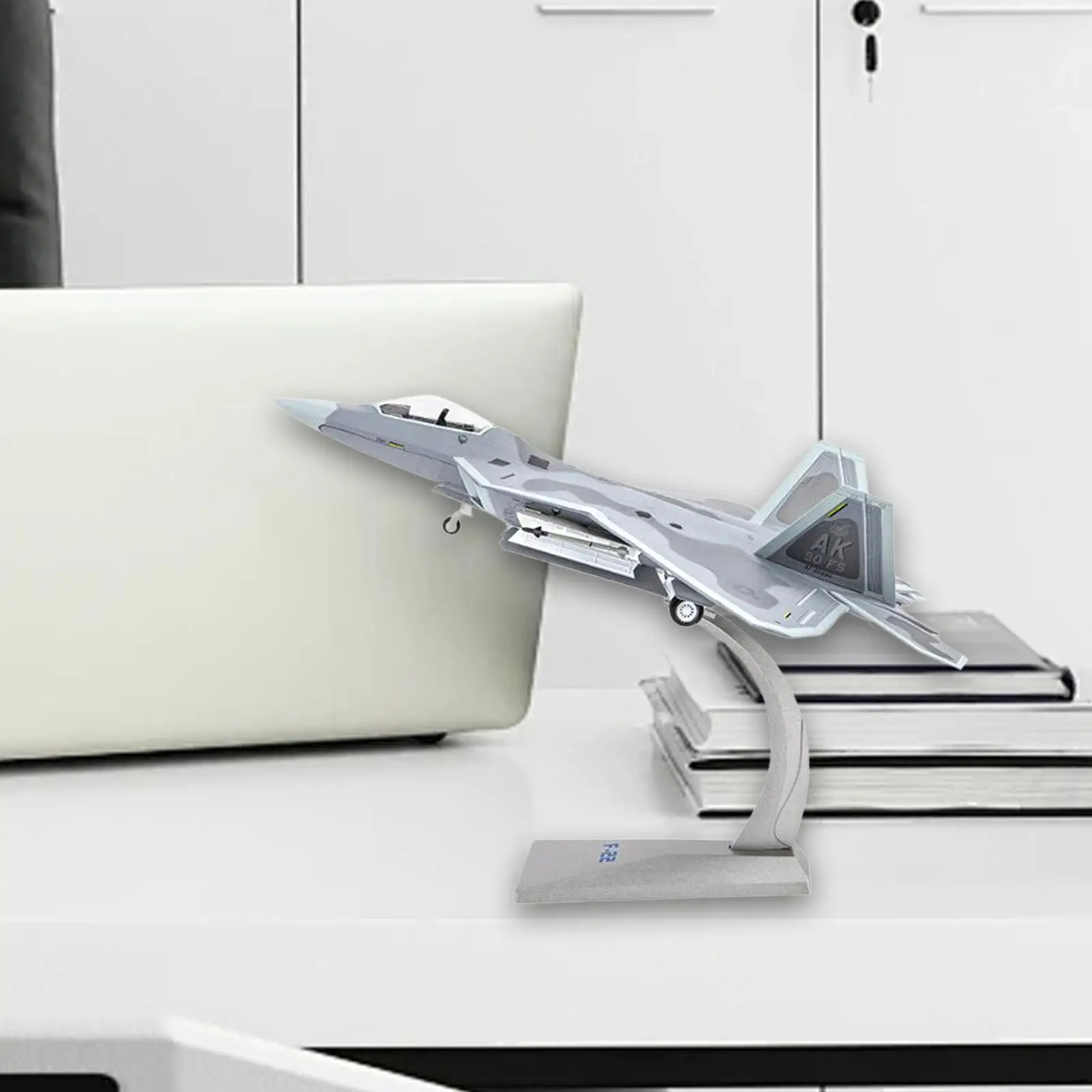 Alloy 1/72 F22 Airplane Diecast Model Visible Cockpit with Display Base for TV Cabinet Shelf Bedroom Living Room Cafe
Alloy 1/72 F22 Airplane Diecast Model Visible Cockpit with Display Base for TV Cabinet Shelf Bedroom Living Room Cafe