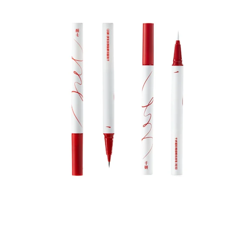 ~Condensing color fine eyeliner pen Extremely fine non-smudging waterproof black and white novice mole pen
~Condensing color fine eyeliner pen Extremely fine non-smudging waterproof black and white novice mole pen
